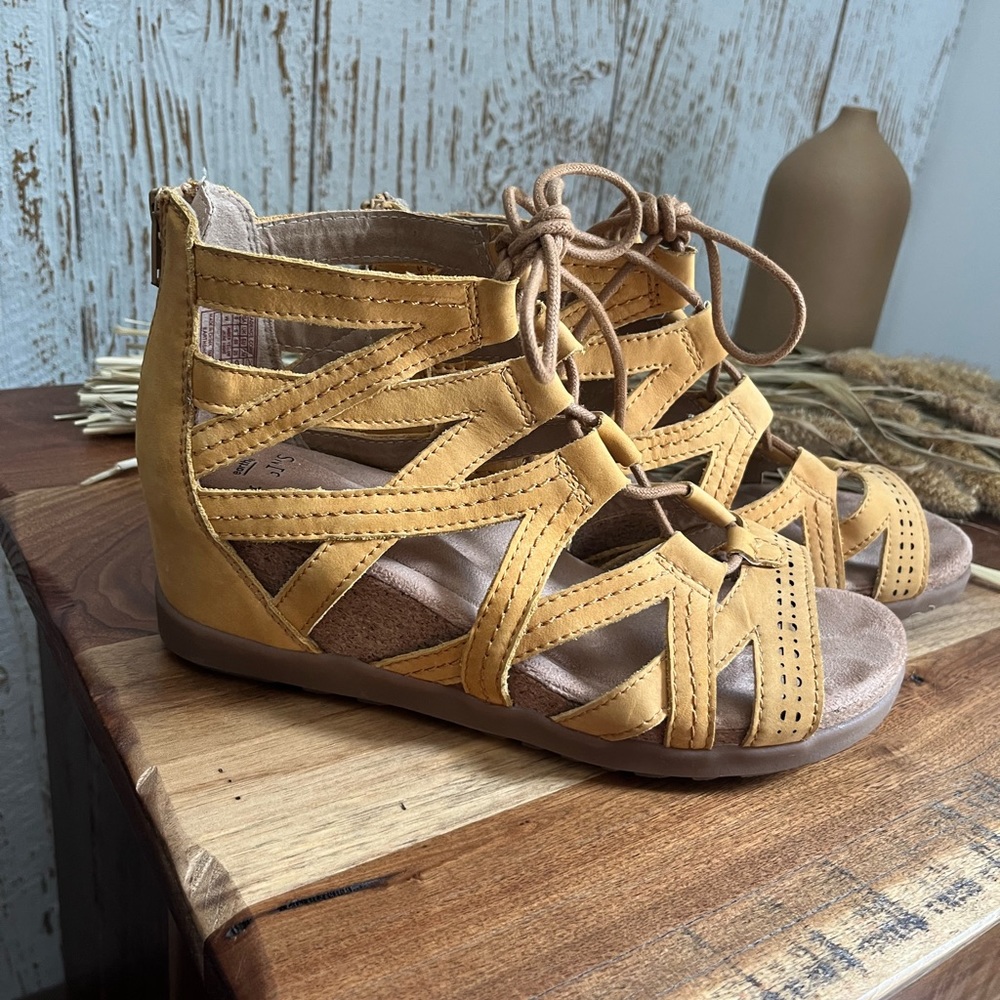 Mustard wedge sandals